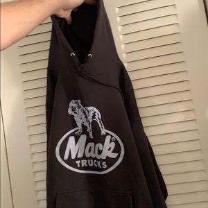 Mack hoodie